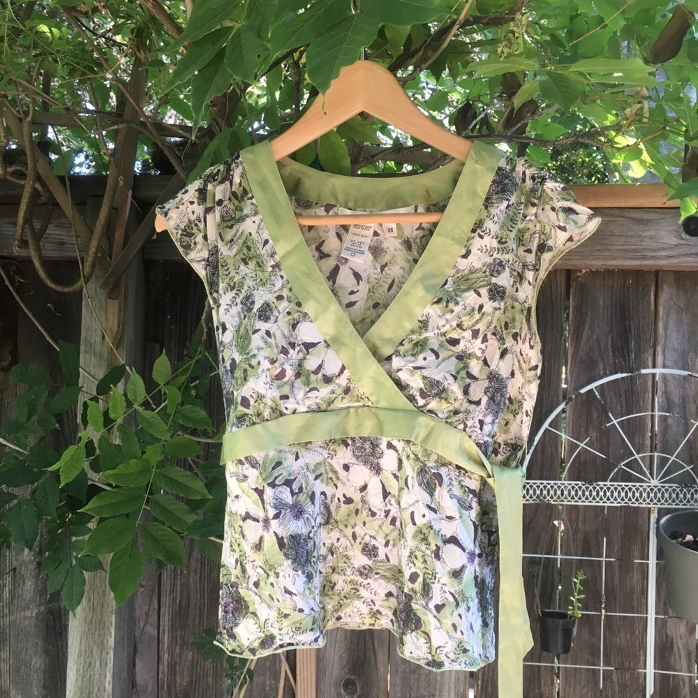 Max Studio Silk Cap Sleeve Patterned V-Neck Blouse